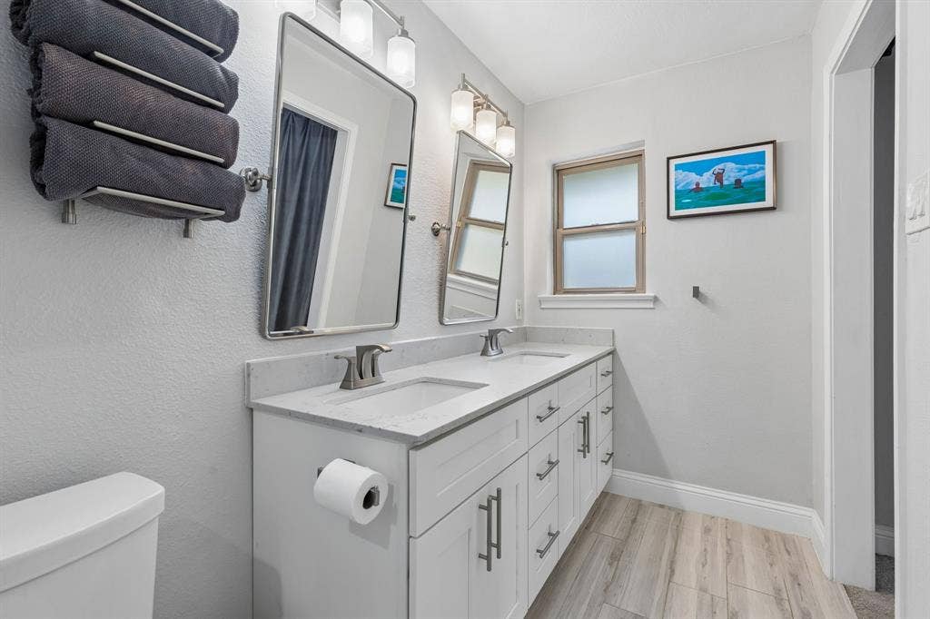 View 2- dual sinks