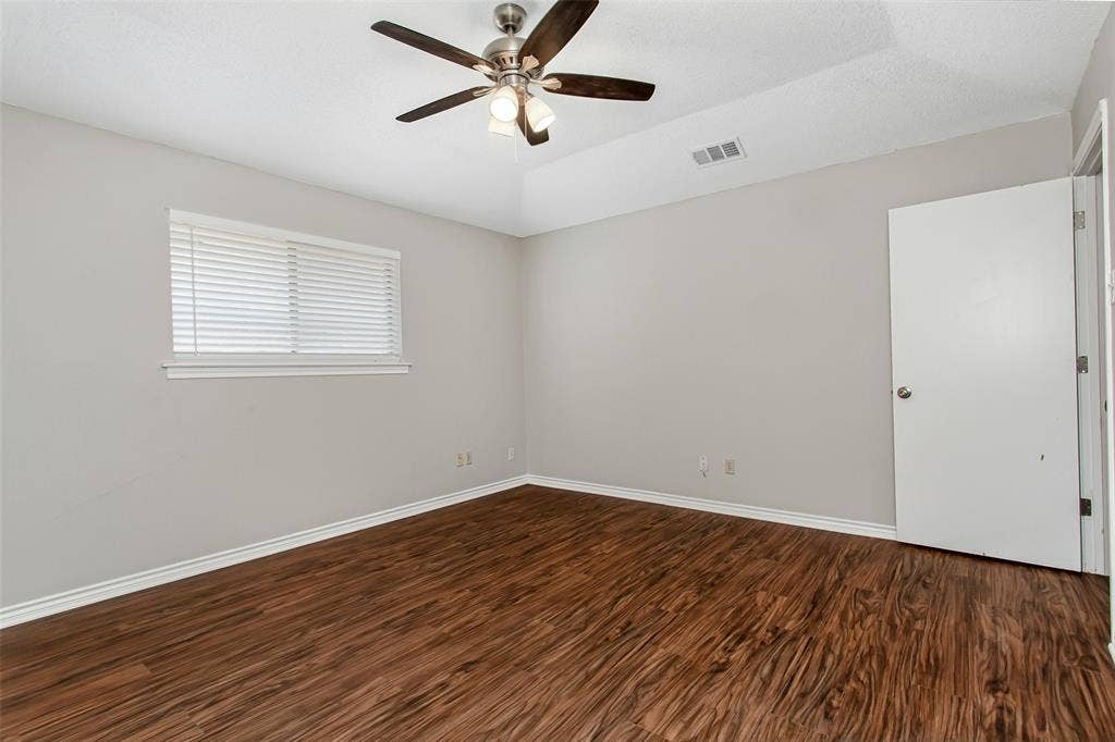 136 Shady Brook Drive, DeSoto, TX 75115 136 Shady Brook Drive, DeSoto, TX 75115