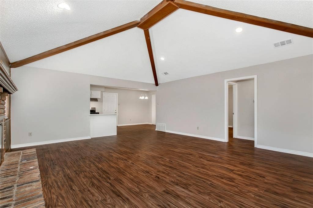 136 Shady Brook Drive, DeSoto, TX 75115 136 Shady Brook Drive, DeSoto, TX 75115