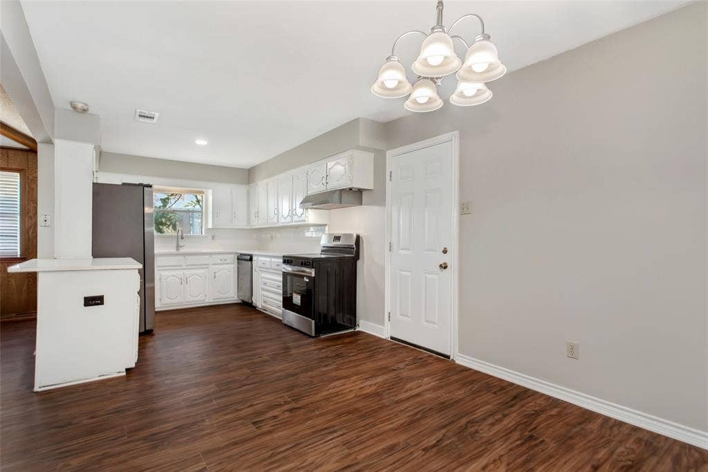 136 Shady Brook Drive, DeSoto, TX 75115 136 Shady Brook Drive, DeSoto, TX 75115