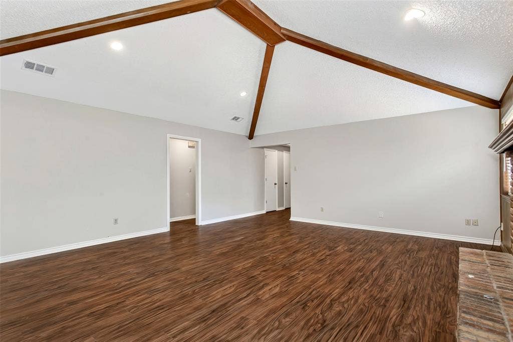 136 Shady Brook Drive, DeSoto, TX 75115 136 Shady Brook Drive, DeSoto, TX 75115