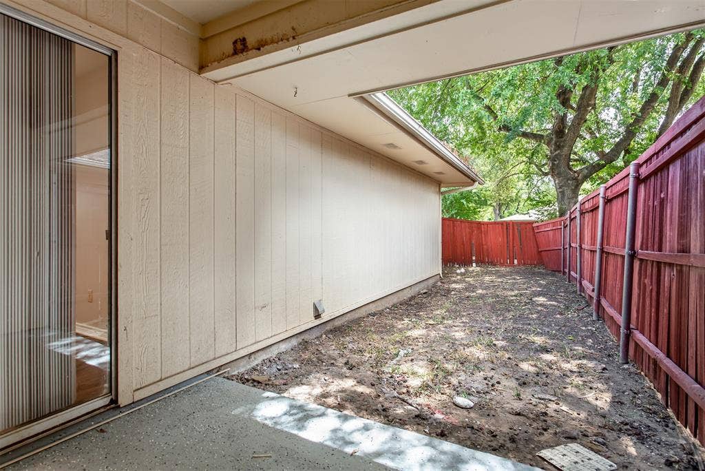 136 Shady Brook Drive, DeSoto, TX 75115 136 Shady Brook Drive, DeSoto, TX 75115