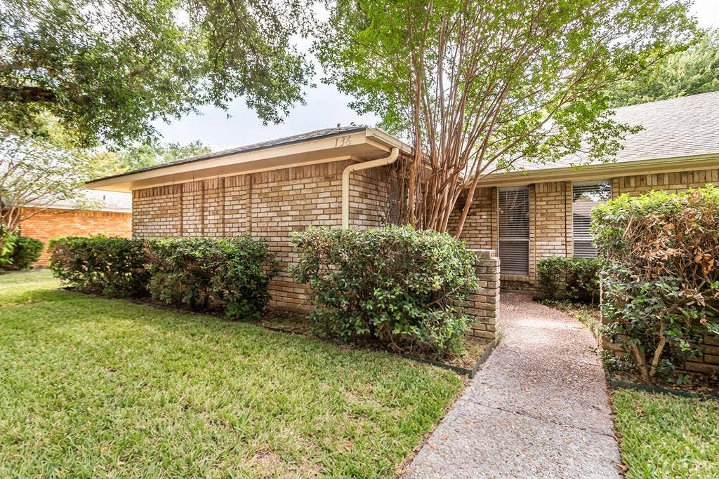 136 Shady Brook Drive, DeSoto, TX 75115 136 Shady Brook Drive, DeSoto, TX 75115