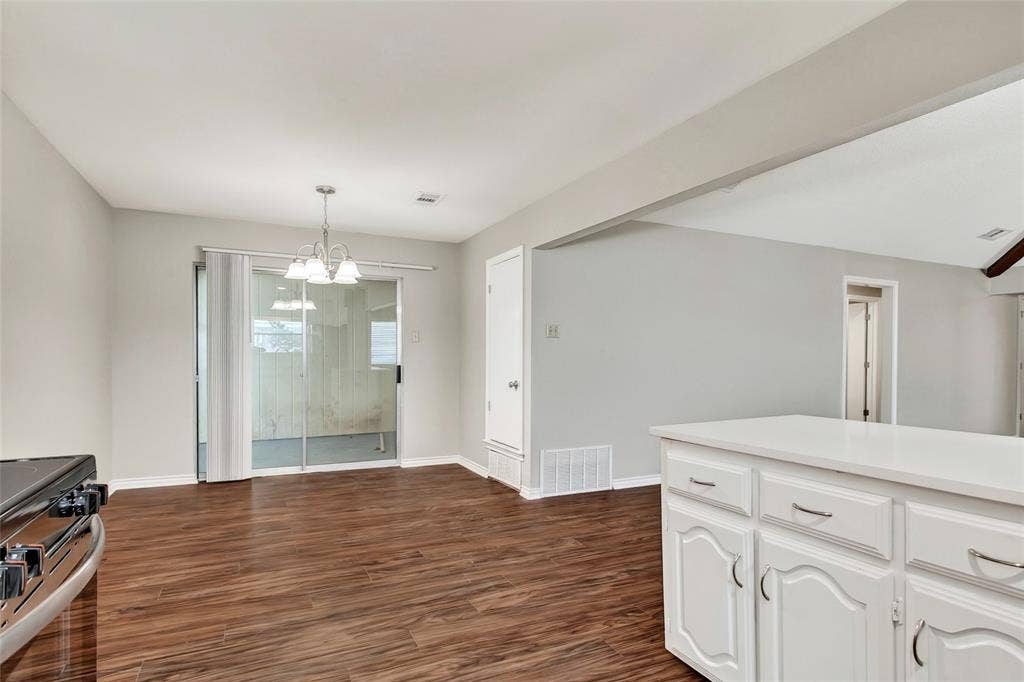 136 Shady Brook Drive, DeSoto, TX 75115 136 Shady Brook Drive, DeSoto, TX 75115