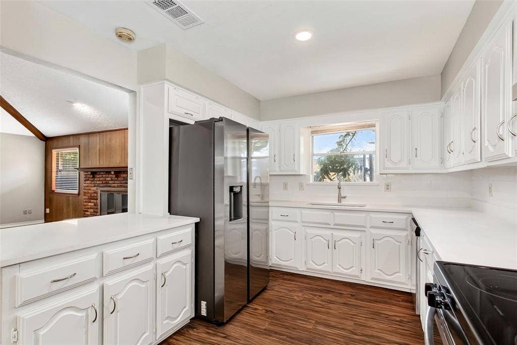 136 Shady Brook Drive, DeSoto, TX 75115 136 Shady Brook Drive, DeSoto, TX 75115