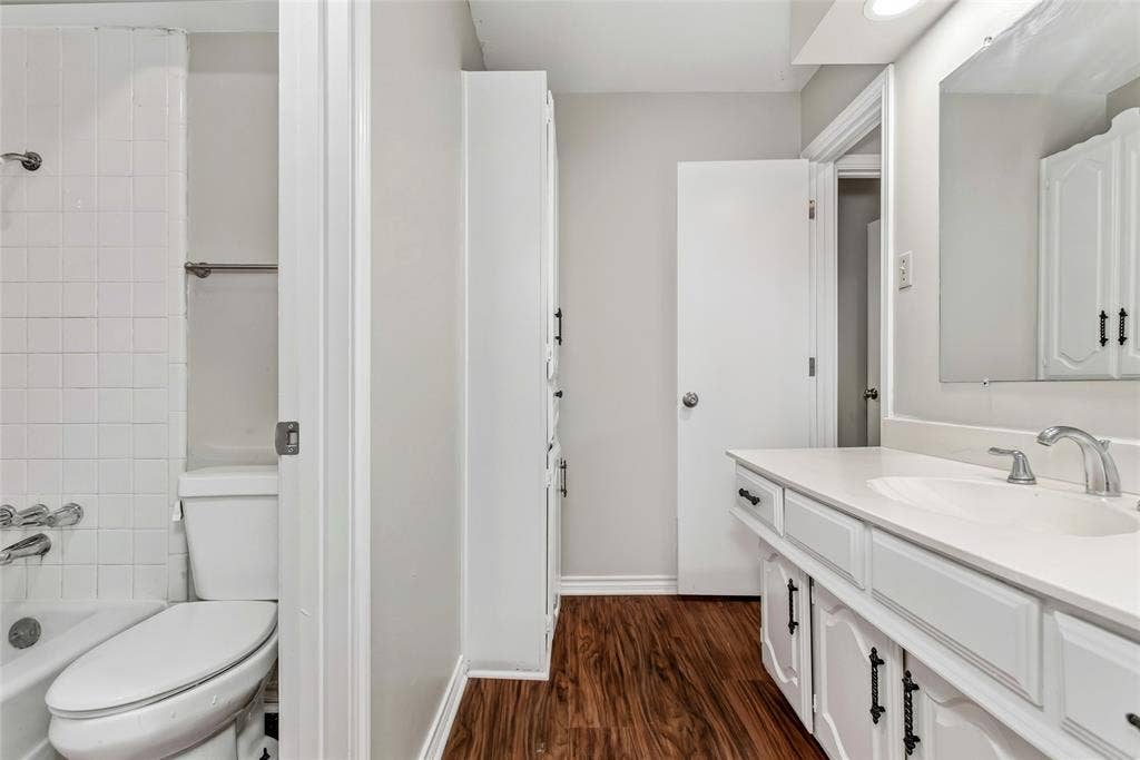 136 Shady Brook Drive, DeSoto, TX 75115 136 Shady Brook Drive, DeSoto, TX 75115