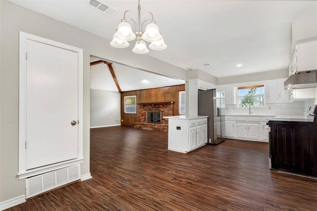 136 Shady Brook Drive, DeSoto, TX 75115 136 Shady Brook Drive, DeSoto, TX 75115