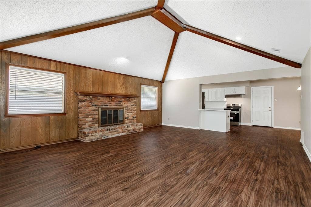 136 Shady Brook Drive, DeSoto, TX 75115 136 Shady Brook Drive, DeSoto, TX 75115