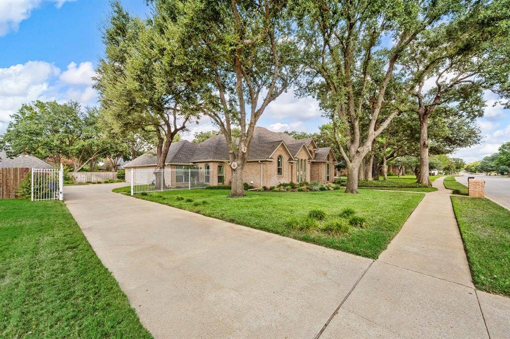 2504 Highland Meadow Drive, Colleyville, TX 76034 2504 Highland Meadow Drive, Colleyville, TX 76034