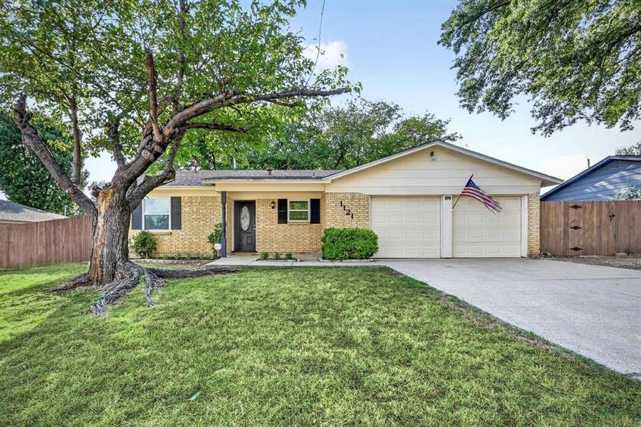 Property photo for 1121 Greendale Drive, Bedford, TX