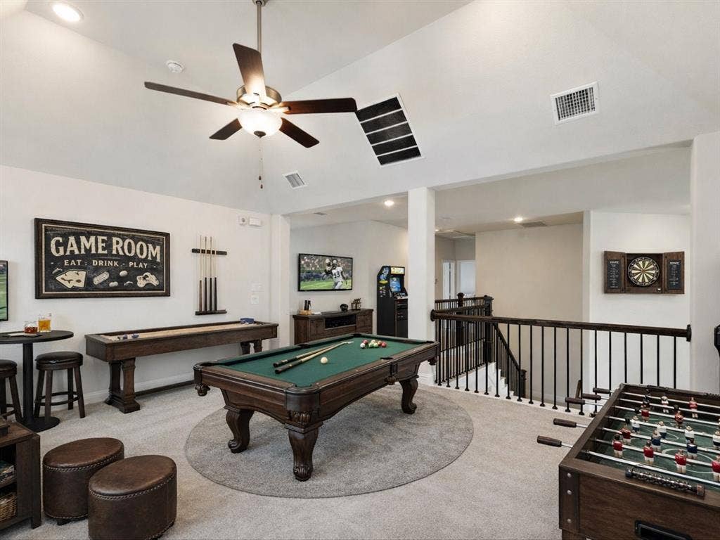 508 N Pecan Parkway, Northlake, TX 76247 Vaulted ceiling with recessed lighting and ceiling fan