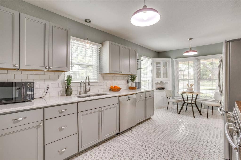 303 Harbin Avenue, Waxahachie, TX 75165