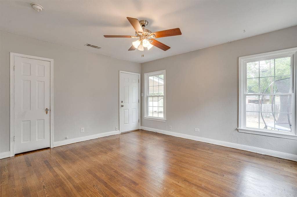 303 Harbin Avenue, Waxahachie, TX 75165