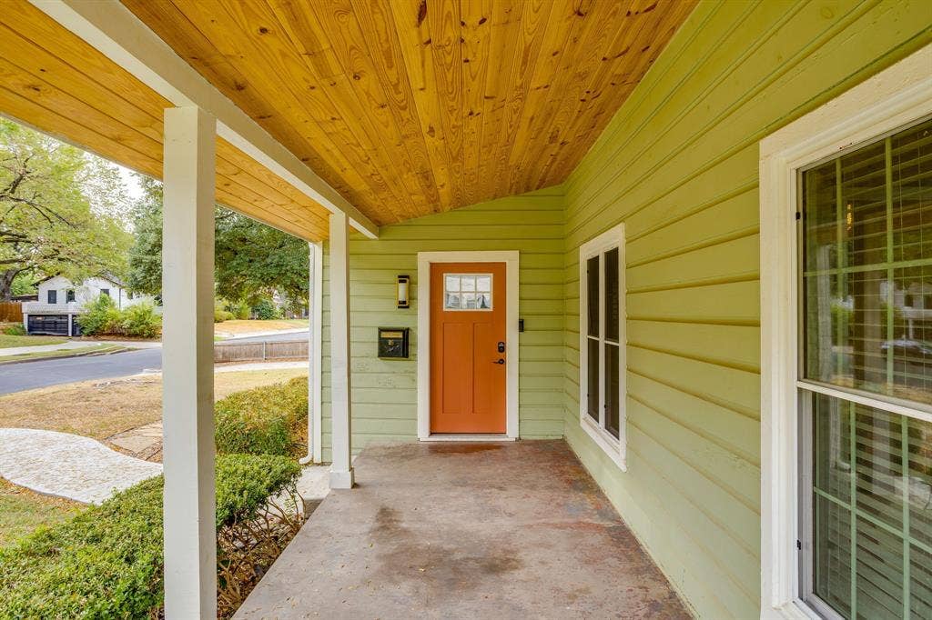 303 Harbin Avenue, Waxahachie, TX 75165