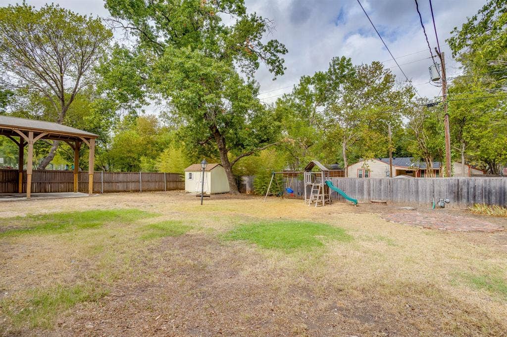 303 Harbin Avenue, Waxahachie, TX 75165