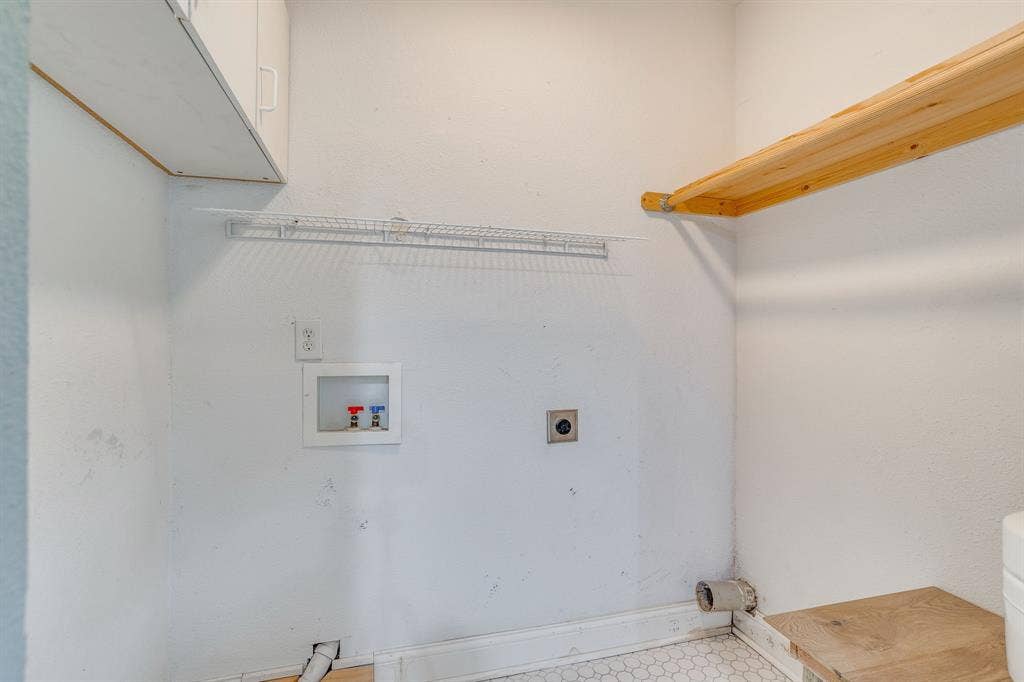 303 Harbin Avenue, Waxahachie, TX 75165