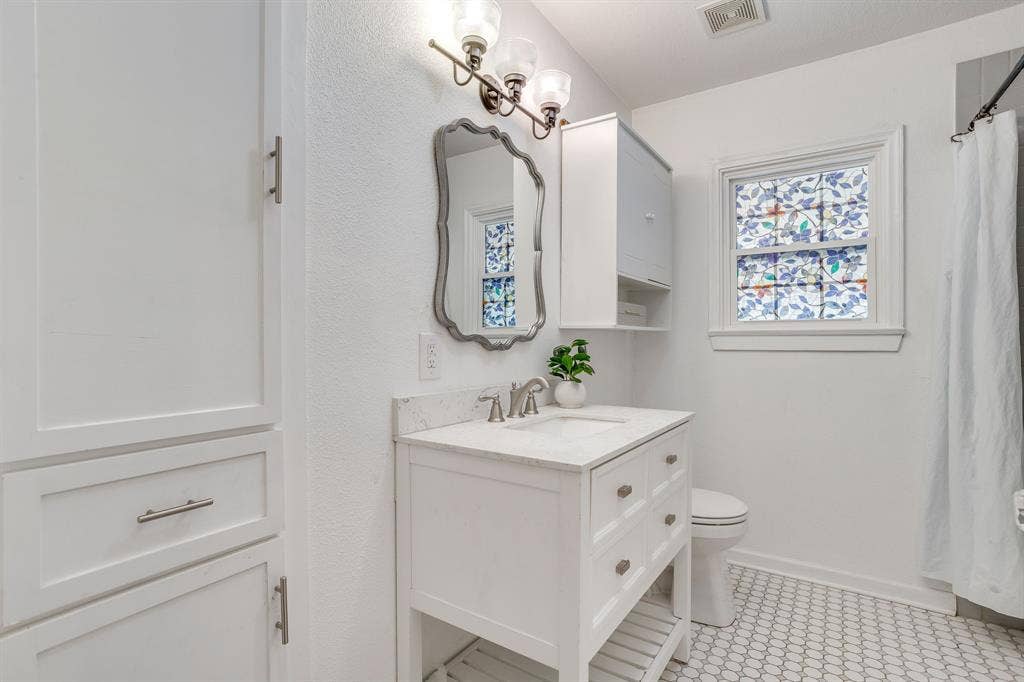 303 Harbin Avenue, Waxahachie, TX 75165
