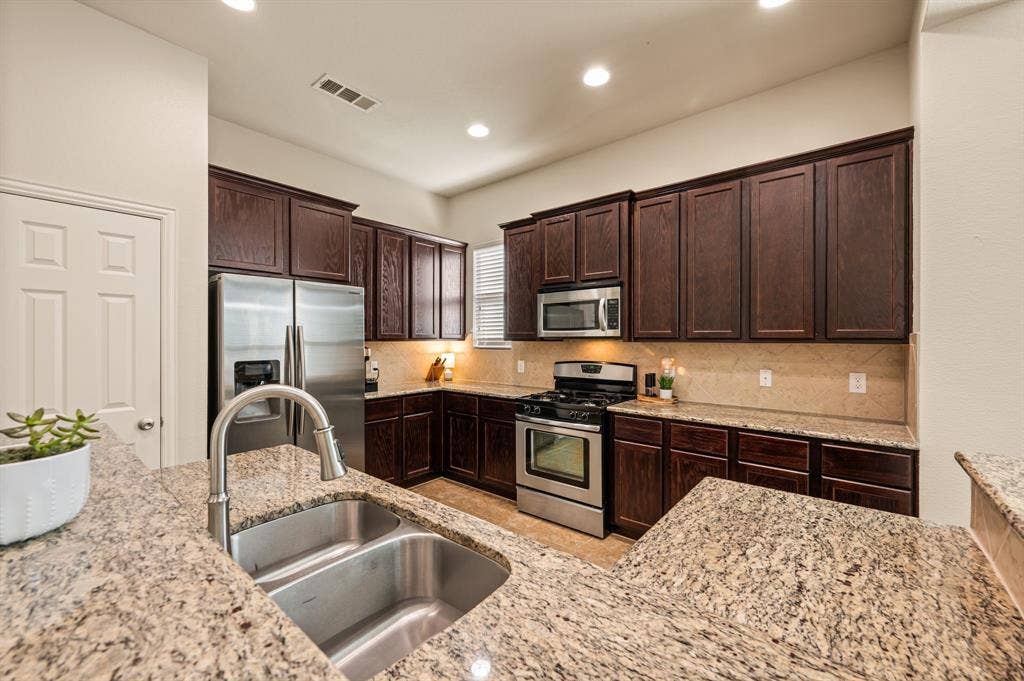 613 Ricochet Drive, Fort Worth, TX 76131 613 Ricochet Drive, Fort Worth, TX 76131