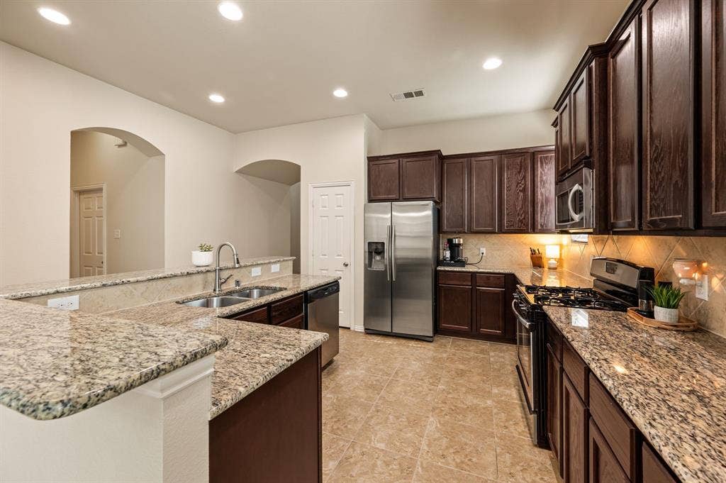 613 Ricochet Drive, Fort Worth, TX 76131 613 Ricochet Drive, Fort Worth, TX 76131