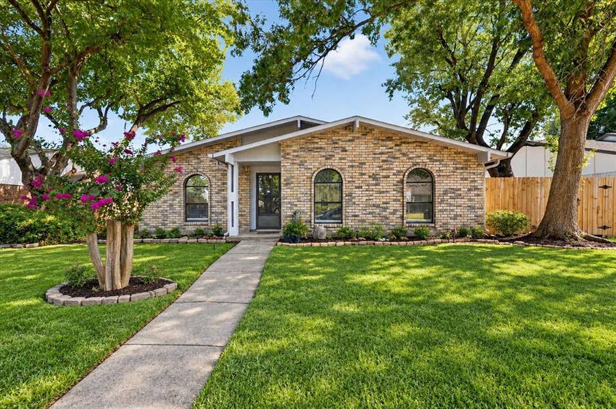 Property photo for 3118 San Diego Drive, Dallas, TX