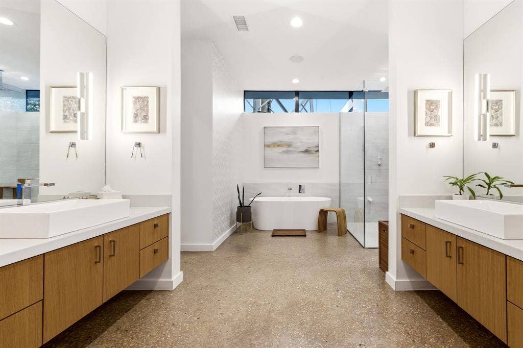 9360 Lakemont Drive, Dallas, TX 75220 9360 Lakemont Drive, Dallas, TX 75220