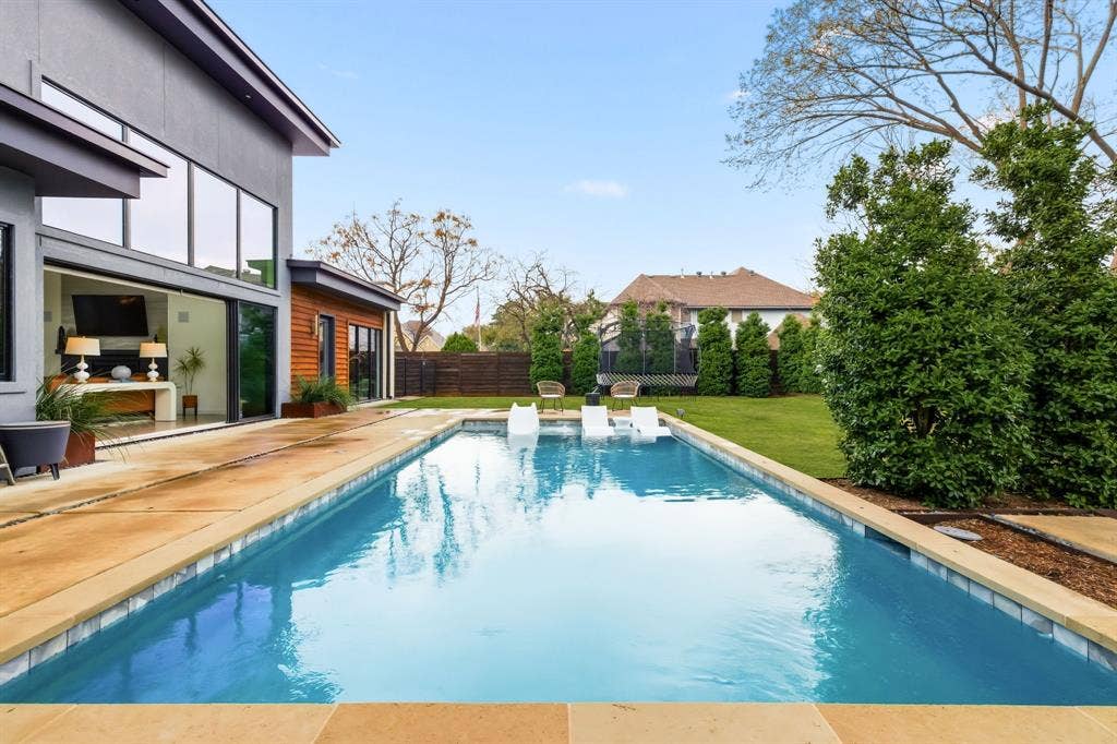 9360 Lakemont Drive, Dallas, TX 75220 9360 Lakemont Drive, Dallas, TX 75220