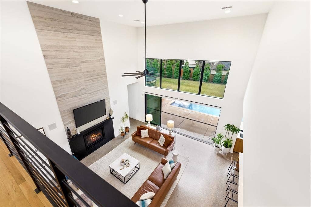 9360 Lakemont Drive, Dallas, TX 75220 9360 Lakemont Drive, Dallas, TX 75220