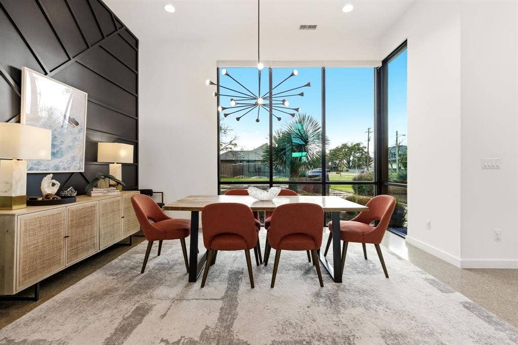 9360 Lakemont Drive, Dallas, TX 75220 9360 Lakemont Drive, Dallas, TX 75220