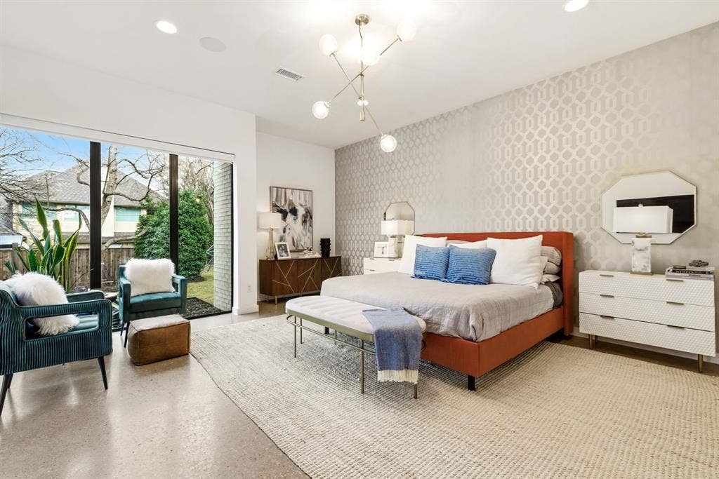 9360 Lakemont Drive, Dallas, TX 75220 9360 Lakemont Drive, Dallas, TX 75220