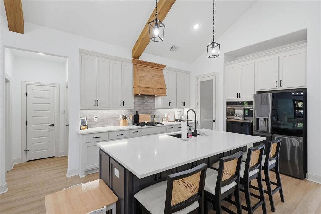 2181 Middlewood Circle, Granbury, TX 76049 2181 Middlewood Circle, Granbury, TX 76049