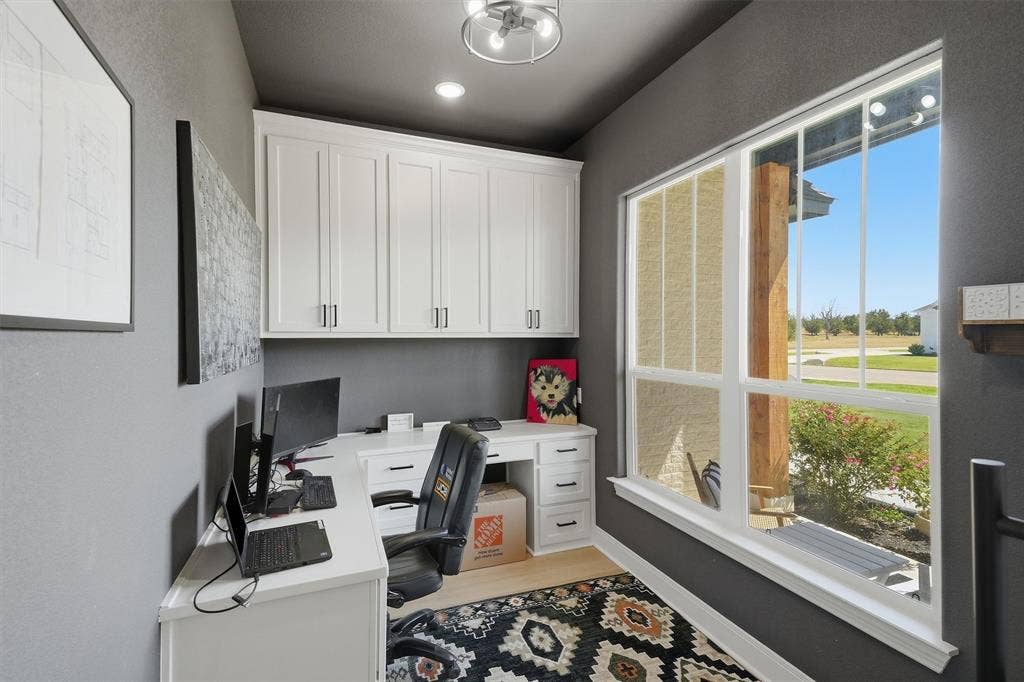 2181 Middlewood Circle, Granbury, TX 76049 2181 Middlewood Circle, Granbury, TX 76049