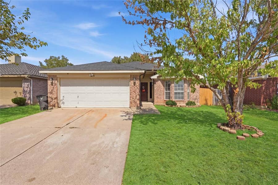 Property photo for 2332 Corral Drive, Fort Worth, TX