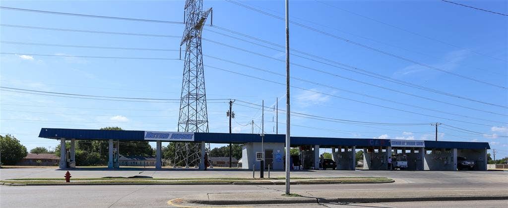 1425 Polo Road, Grand Prairie, TX 75052 1425 Polo Road, Grand Prairie, TX 75052