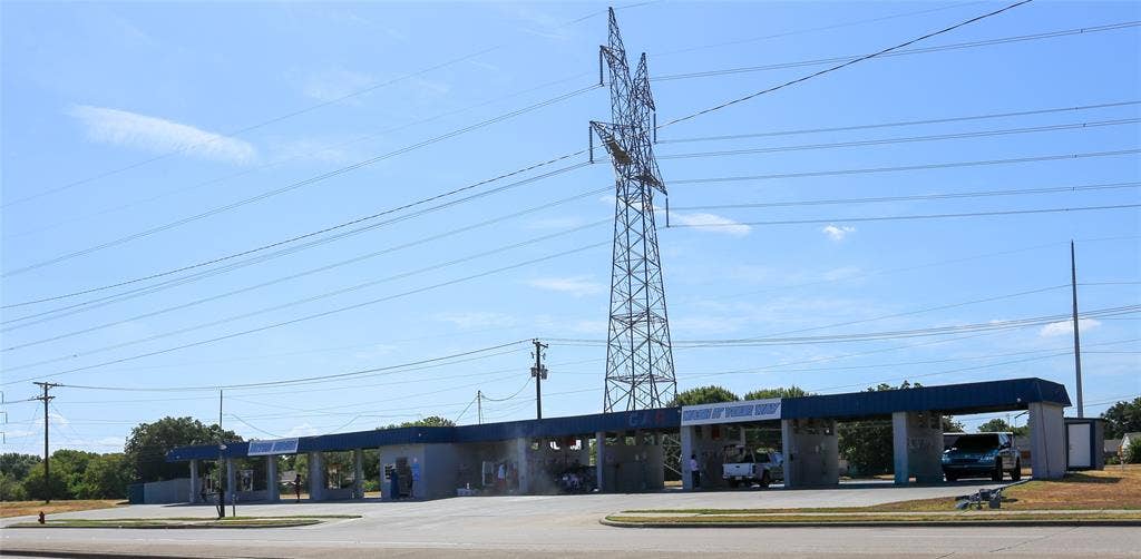1425 Polo Road, Grand Prairie, TX 75052 1425 Polo Road, Grand Prairie, TX 75052