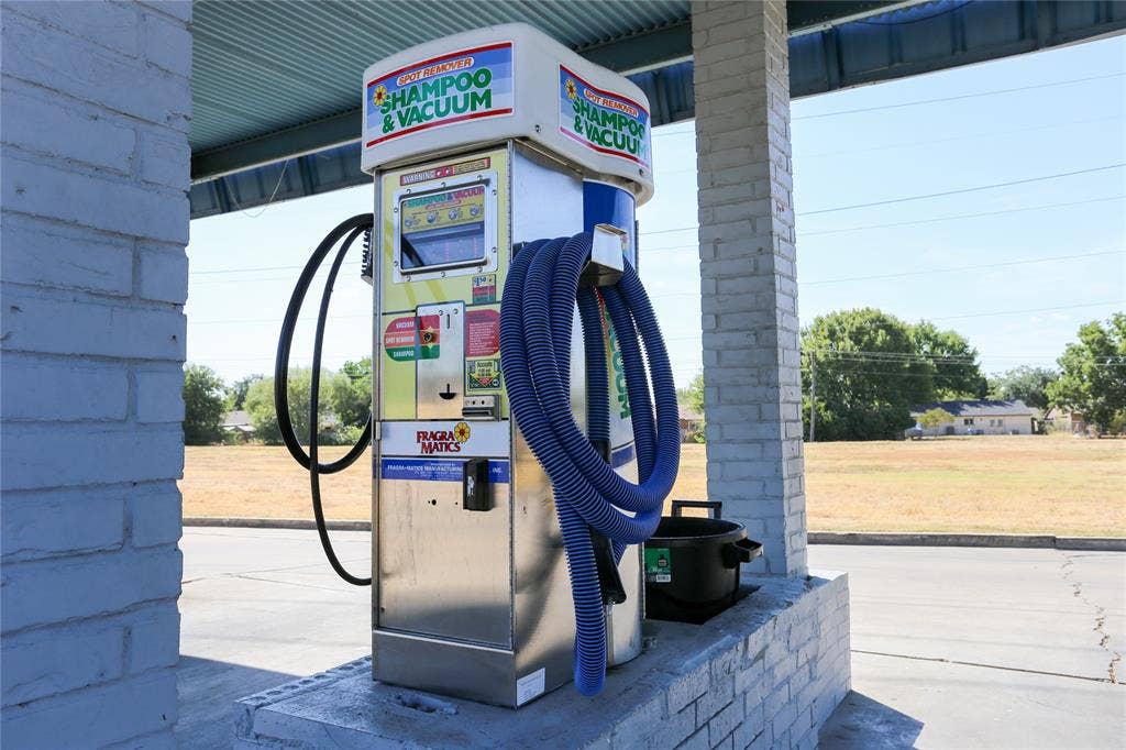 1425 Polo Road, Grand Prairie, TX 75052 1425 Polo Road, Grand Prairie, TX 75052