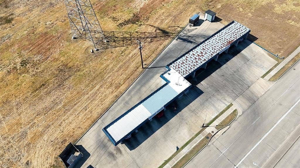 1425 Polo Road, Grand Prairie, TX 75052 1425 Polo Road, Grand Prairie, TX 75052