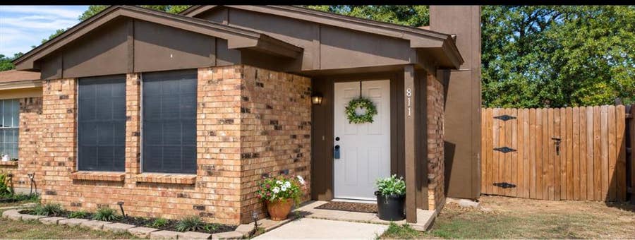 Property photo for 811 Woodland Court, Kennedale, TX