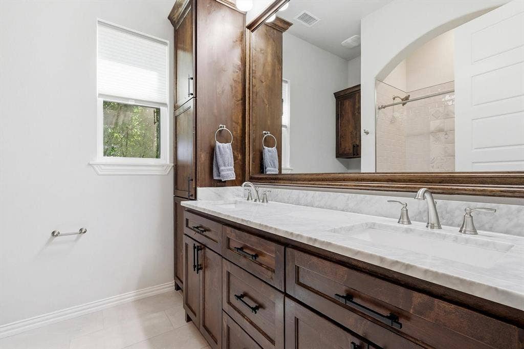 3424 Stardust Lane, Northlake, TX 76226 Full Bath #2 services the Guest bedroom and living room