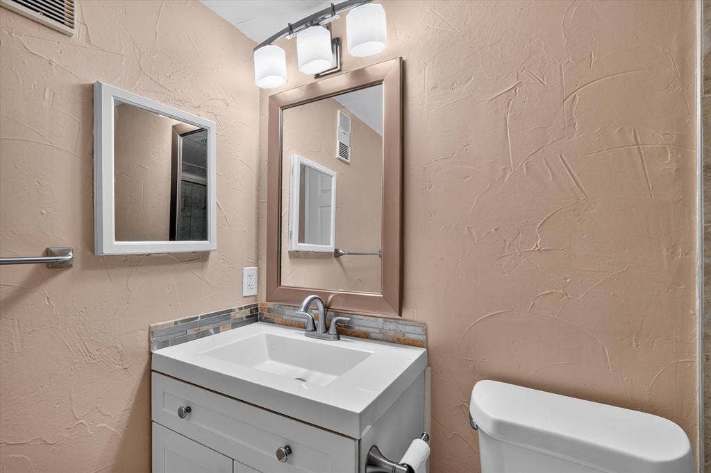 3022 Forest Lane, #204, Dallas, TX 75234 3022 Forest Lane, #204, Dallas, TX 75234