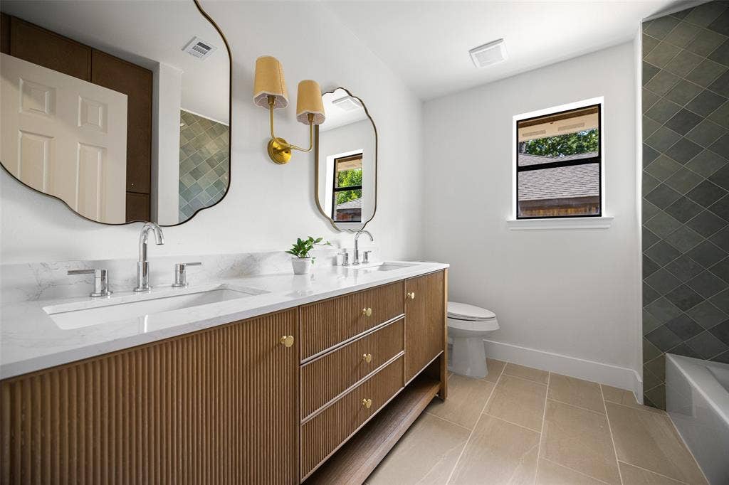 6505 Apple Valley Place, Plano, TX 75023 6505 Apple Valley Place, Plano, TX 75023