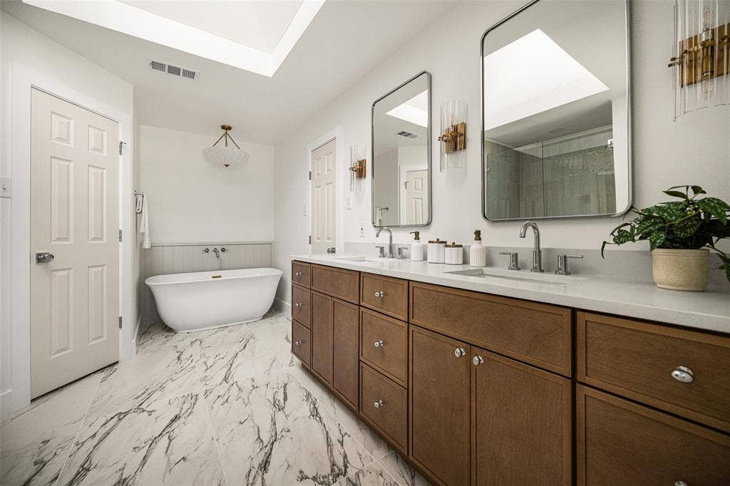 6505 Apple Valley Place, Plano, TX 75023 6505 Apple Valley Place, Plano, TX 75023