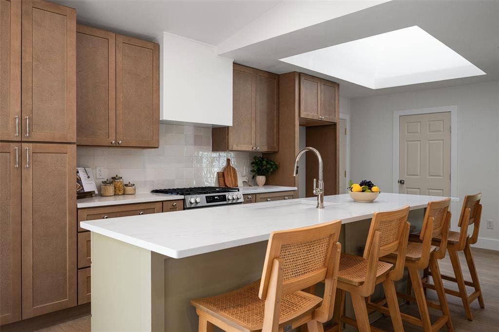6505 Apple Valley Place, Plano, TX 75023 6505 Apple Valley Place, Plano, TX 75023