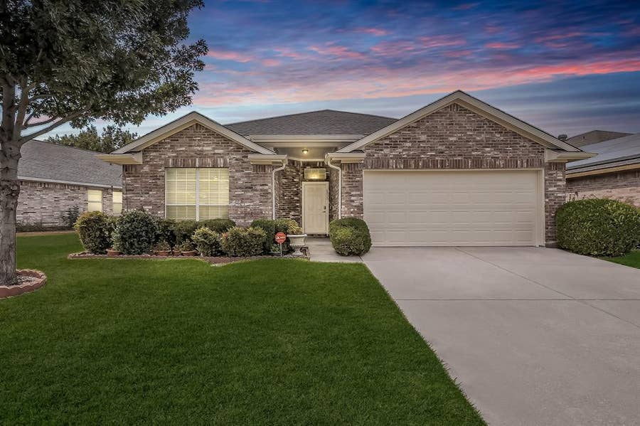 Property photo for 6833 Bluff View Drive, Watauga, TX