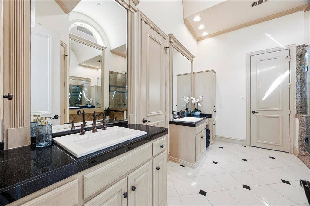 5024 Hummingbird Lane, Plano, TX 75093 5024 Hummingbird Lane, Plano, TX 75093