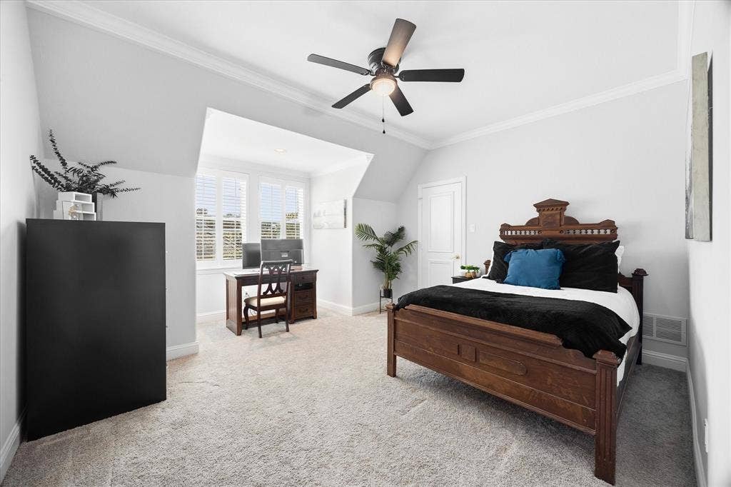 5024 Hummingbird Lane, Plano, TX 75093 2nd floor guest room