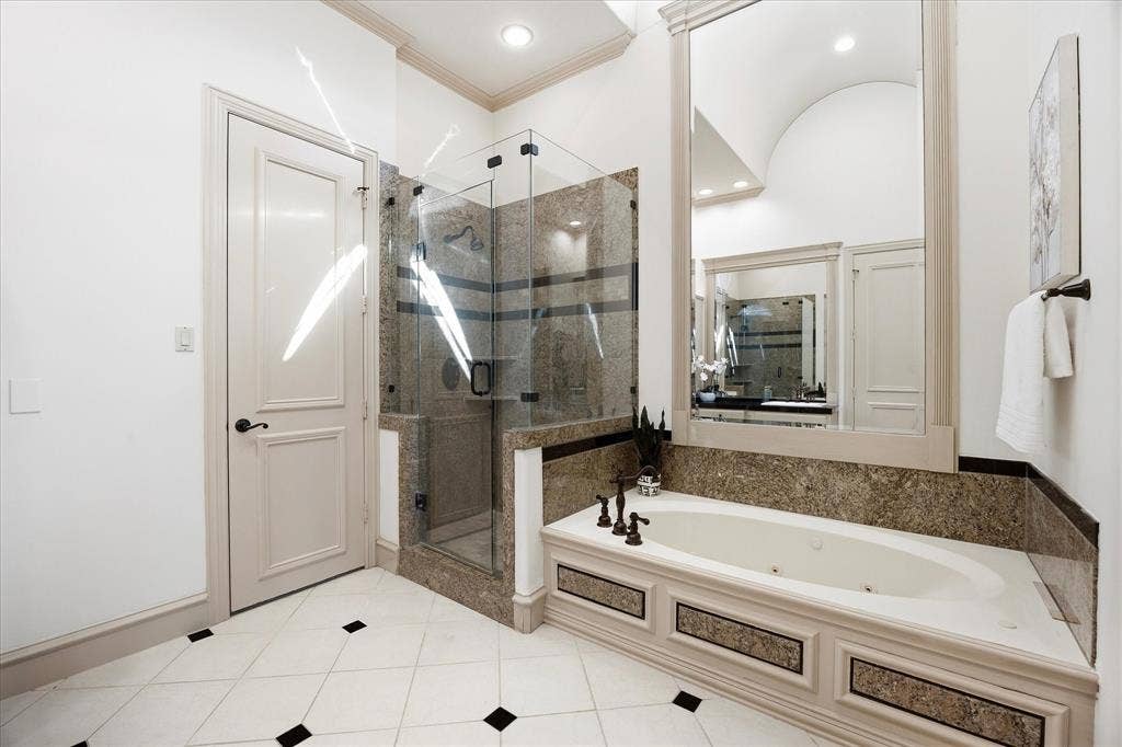 5024 Hummingbird Lane, Plano, TX 75093 5024 Hummingbird Lane, Plano, TX 75093