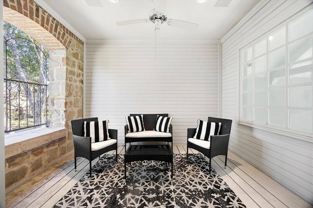 5024 Hummingbird Lane, Plano, TX 75093 located off the Pink Bedroom 2 nd floor