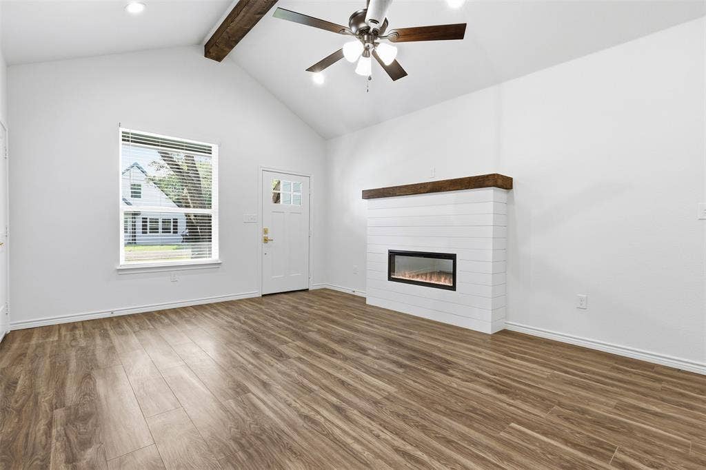5718 Barkridge Drive, Granbury, TX 76048 5718 Barkridge Drive, Granbury, TX 76048