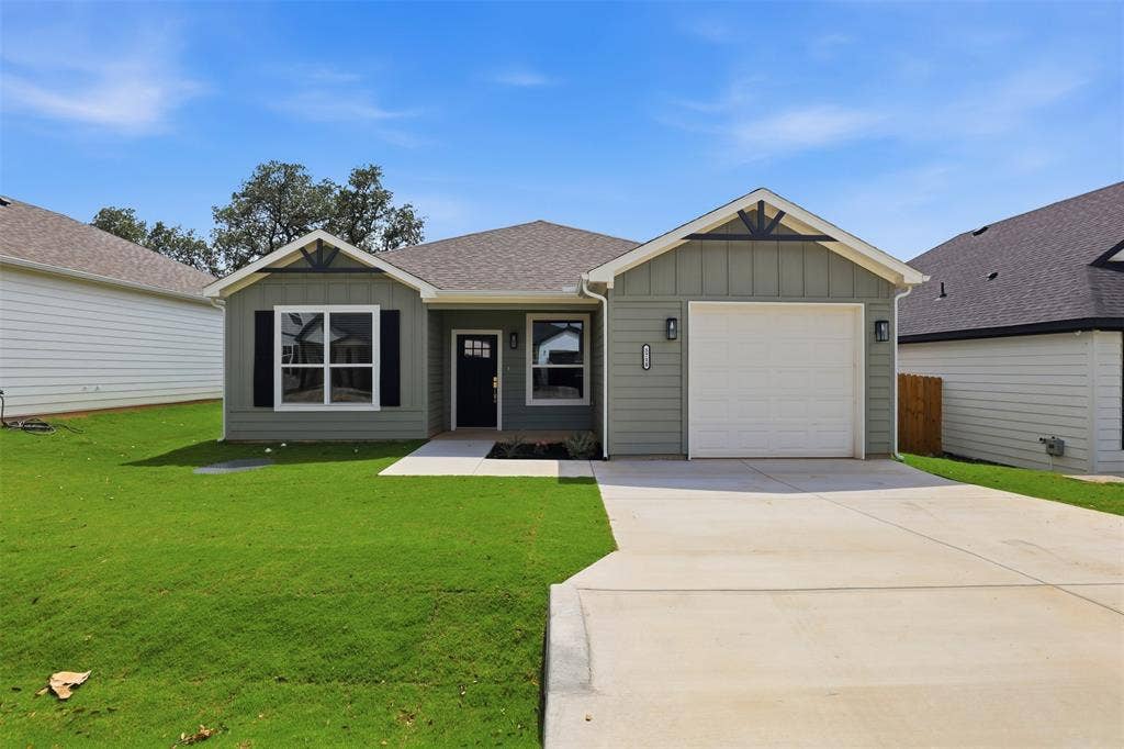 5718 Barkridge Drive, Granbury, TX 76048 5718 Barkridge Drive, Granbury, TX 76048