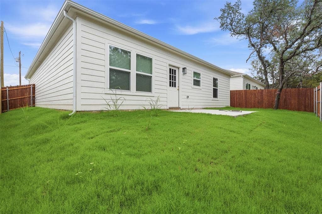 5718 Barkridge Drive, Granbury, TX 76048 5718 Barkridge Drive, Granbury, TX 76048